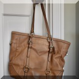 H05. Coach bag. 